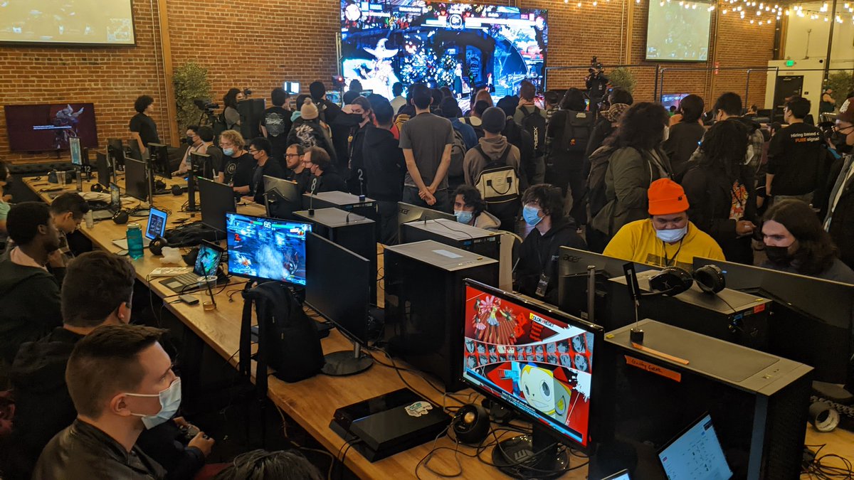 TabbyNickel's tweet photo. No stream but the #slashback P4U2 side bracket is going off! https://t.co/2nP29xZjwG