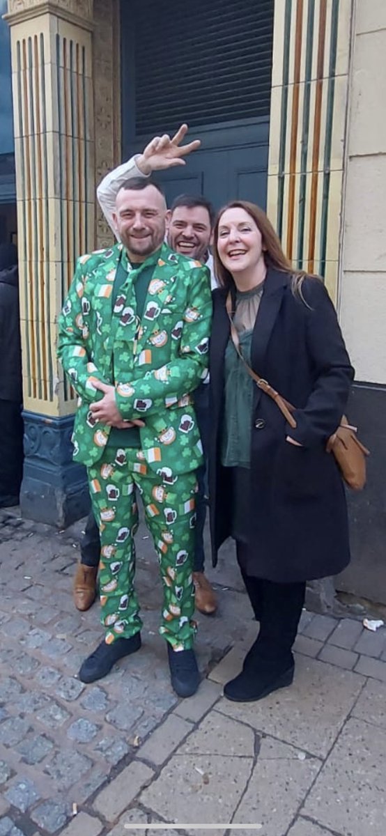 martinstrachan2's tweet photo. Corby Irish on tour #lathums https://t.co/gvE2XzhuoN