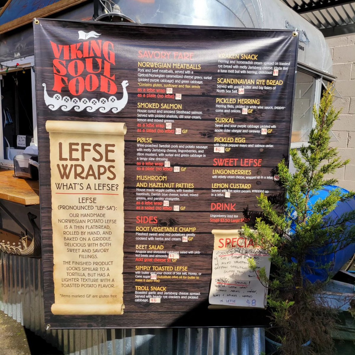 soulfoodscholar's tweet image. Got a #ligonberry #lefse (#potato #crepe)at @vikingsoulfood in #pdx. #Norwegiansoul