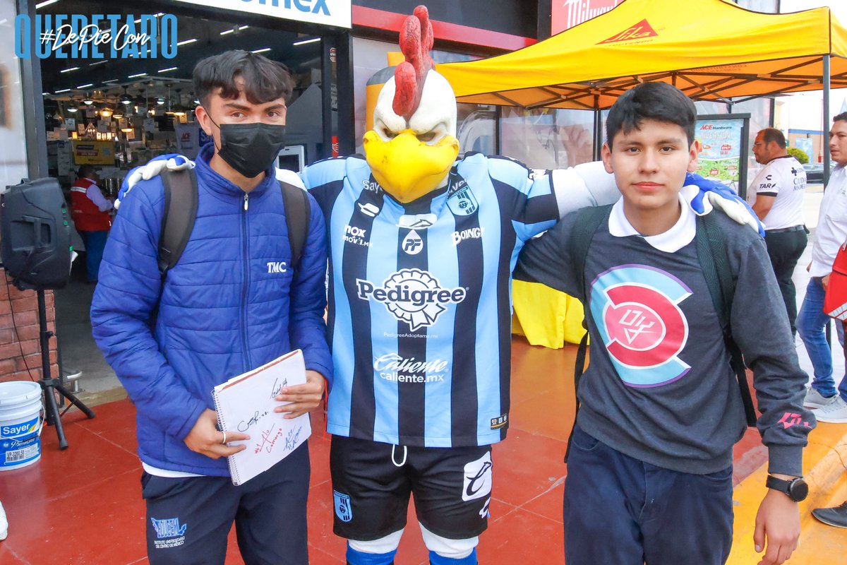 🐓FIRMA DE AUTÓGRAFOS 🐓

La pasamos increíble, ¡GRACIAS POR SU APOYO! 🔵⚫

#DePieConQro