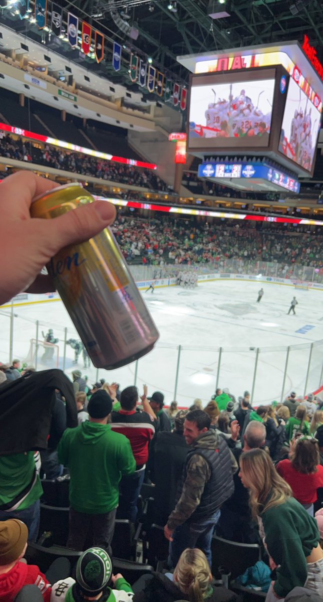 Alex_Wilkey's tweet photo. @GOHUSKIESWOOOOO Victory drinks engage!! #GOHUSKIESWOOOOO https://t.co/948s3mgzyn