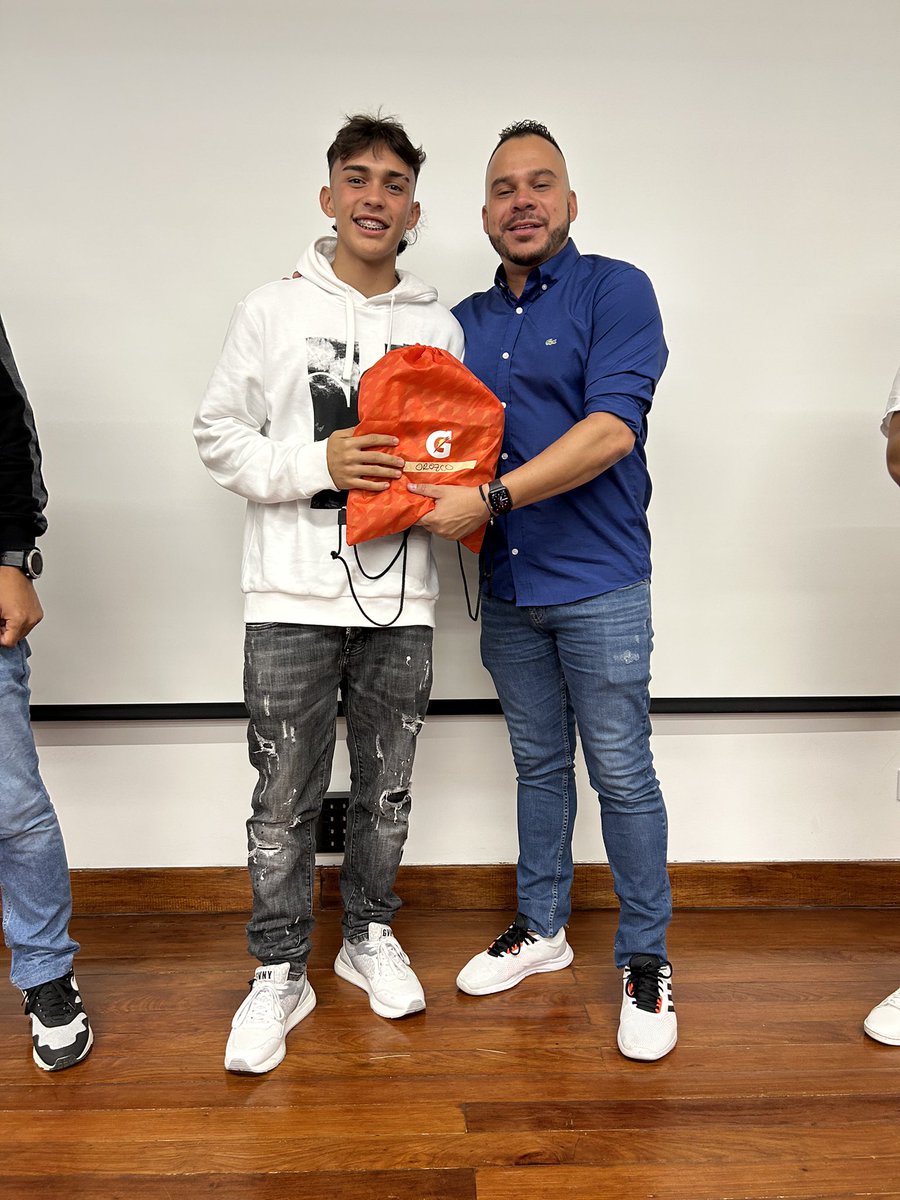 CDAVIDOSORIO's tweet photo. ⚽️🇱🇹Nuestra apuesta es la juventud, el deporte es la mejor estrategia de transformación social, todo el apoyo para @industrialitagui en su participación en la categoría Sub 17. ♥️🇱🇹 

Unidos lograremos @queelsuenoseadetodos 
@itagui_soccer 
@futboltotalitagui https://t.co/vQo3G7PNIS