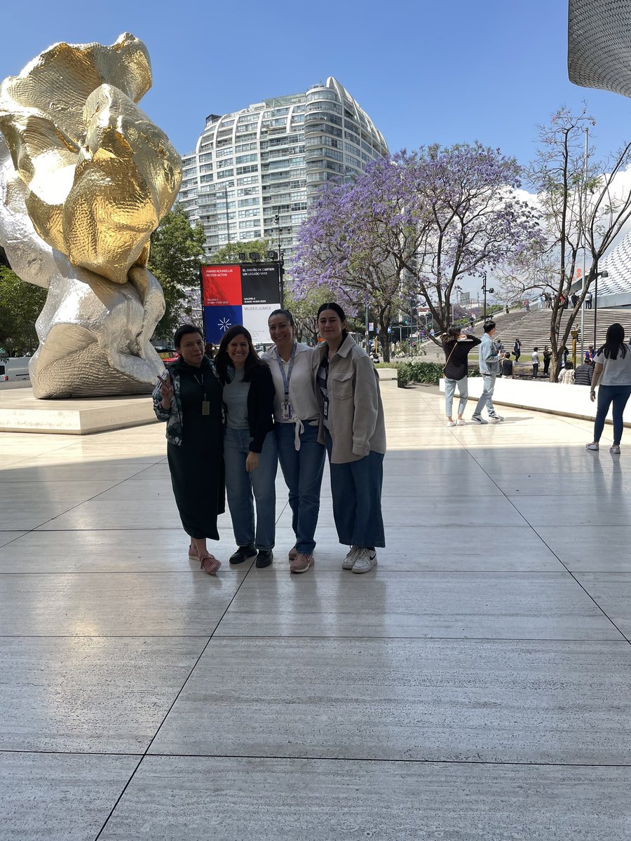 erikaloana's tweet photo. mi equipa 💙
gracias por hacer posible que las cosas pasen ✨ #gilrpower #museojumex #teammuseografia https://t.co/SdUaxKOd9s