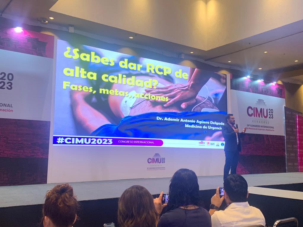 ademir_aguero's tweet photo. Gracias @SMMEAC @Berrysophie por la oportunidad 🙏🏼 Fue una gran experiencia!! Cuentan con el apoyo total de @SOMELaguna para seguir poniendo en alto la medicina de Urgencias! Gracias #CIMU2023 https://t.co/NVj2DziO97