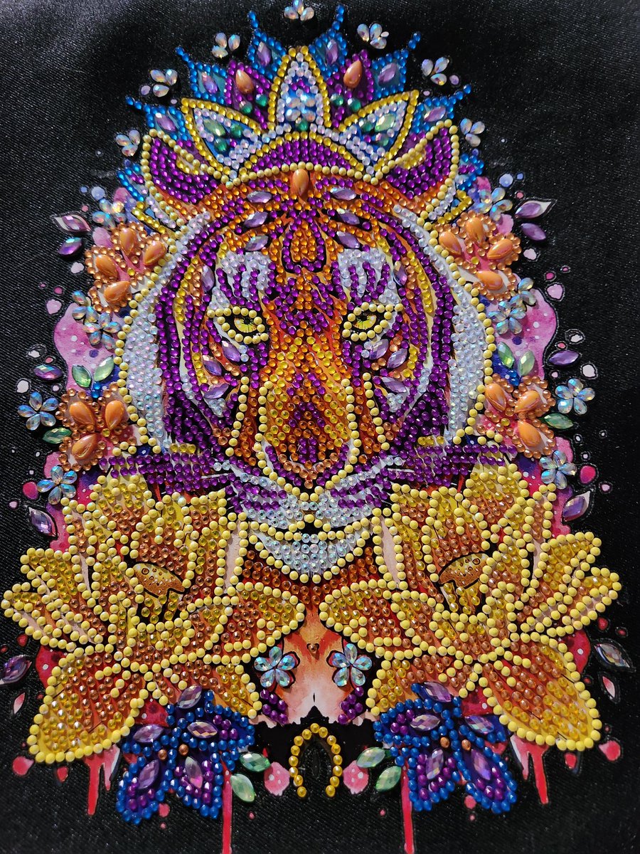 Rhoslyn's tweet photo. Tiger bag https://t.co/XgNJCe48dc