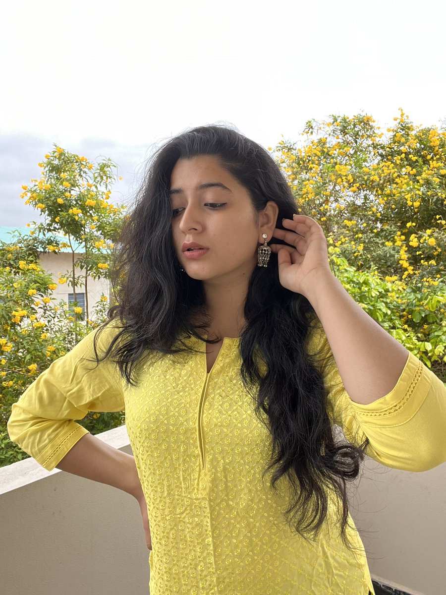 im_ksudha's tweet photo. 💛 https://t.co/KJHaGccbsS