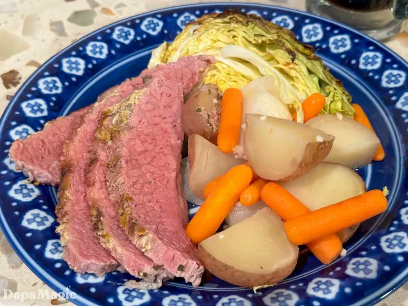 DAPs_Magic's tweet image. Corned Beef and Cabbage for St. Patrick's Day - GEEK EATS Recipe buff.ly/3yOkBhE 

#stpatricksday #cornedbeefandcabbage #recipe #geekeats