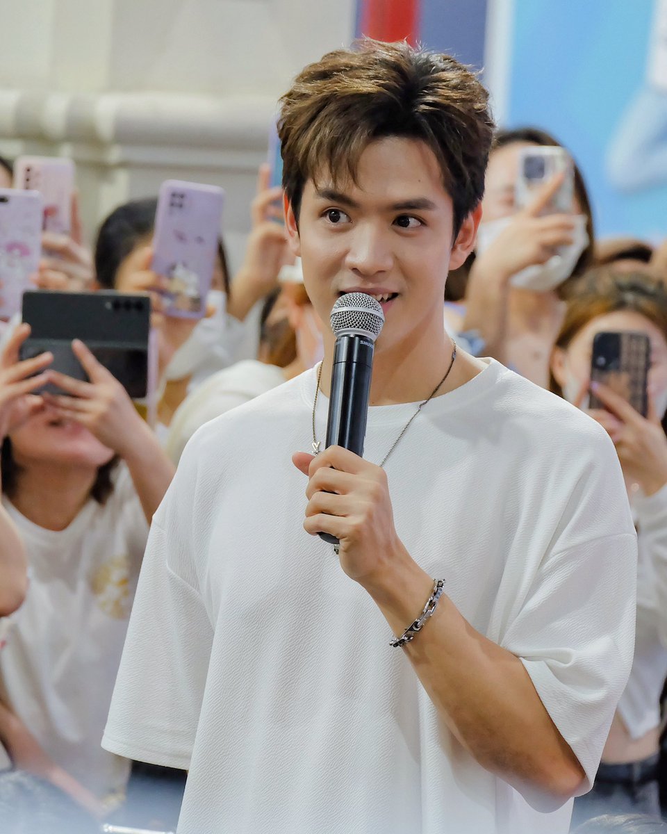 lukkade2208's tweet photo. วันนี้ จะร้องเพลง หริอ จะ ร้องไปเต้นไป 🤪 #filmthanapat #ฟิล์มธนภัทร https://t.co/6tm7fK0R1x