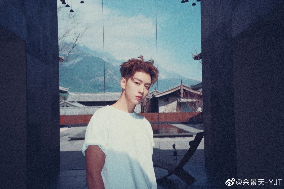 tonyyu_th's tweet photo. (230318) 余景天-YJT | Weibo Update!

ขอบคุณ GQ ที่ร่วมกันสร้างไดอารี่การเดินทางที่น่าจดจำและมีความสุขในยูนนานครั้งนี้ด้วยกันครับ
(1/3)
                  
🔗 https://t.co/ldTD3X9ZcJ

#TonyYu #YuJingTian #余景天 
#토니 #อวี๋จิ่งเทียน https://t.co/sNICPV0okX