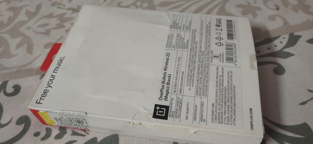 VNP7777's tweet photo. @flipkartsupport This wasn't expected from your end @Flipkart @flipkartsupport 
I'm not fool that I'll go to onplus care which is more than 150kms away from my place.

You can see the condition of the box in which I received product.
I was suppose the gift it to someone.
Can't gift in this condtn https://t.co/oTPm5DAAbV