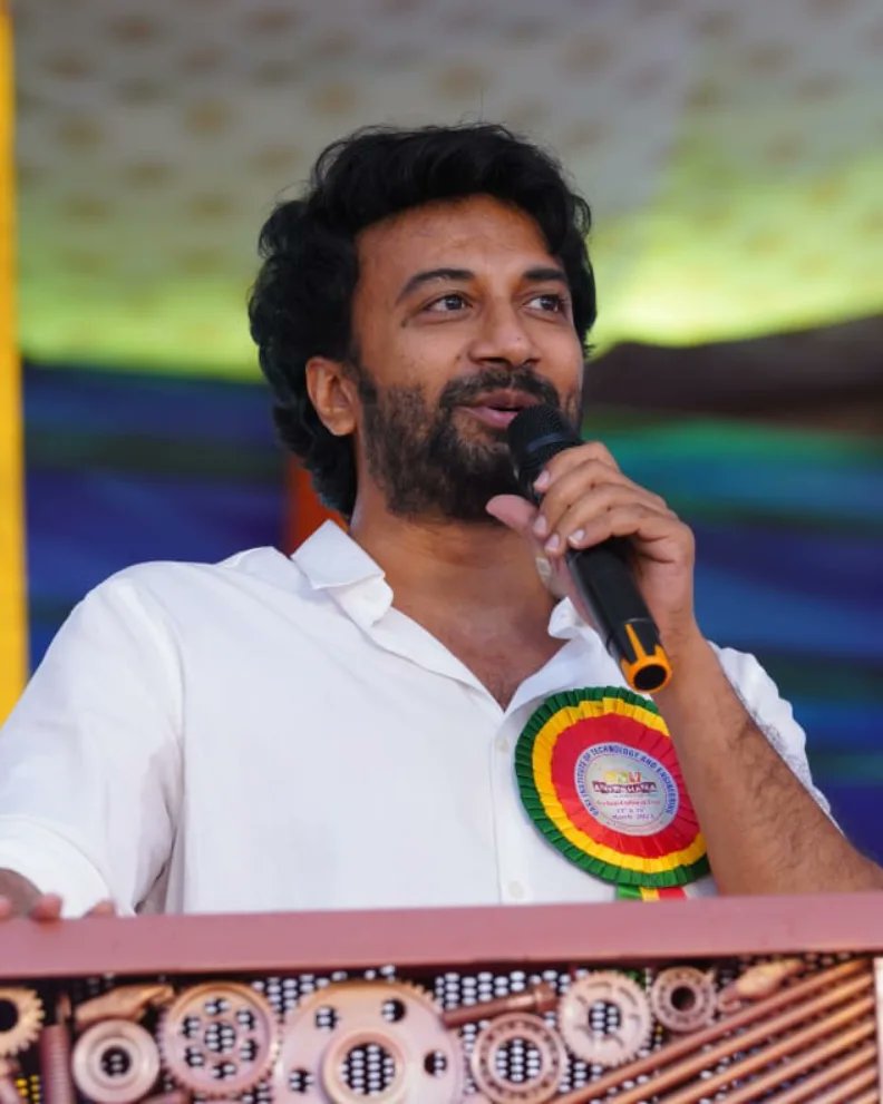 TeamSatyadev's tweet photo. Satyadev  as chief guest  at sasi college tadepalligudem
@ActorSatyaDev
#satyadev #teamsatyadev
#satyadevkancharana @navienreddy #tadepalligudem https://t.co/J6PCX9YRa0