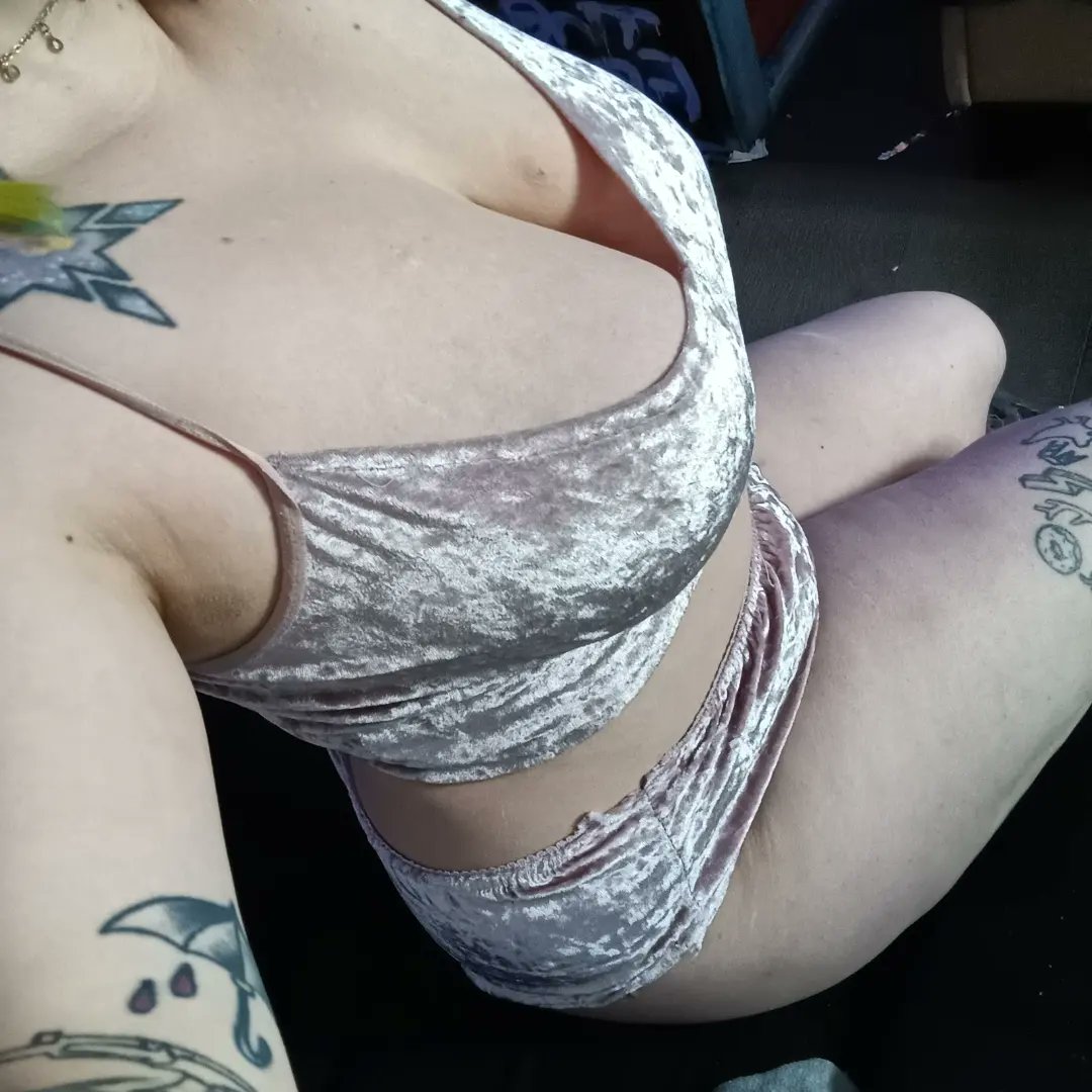 KitteePhlip's tweet photo. Oh hi
#escort #model #pnp #bigbutt #bigboobs #tattoos #pale #blonde #sexy #nudes #contentforsale https://t.co/05X4bGonNv
