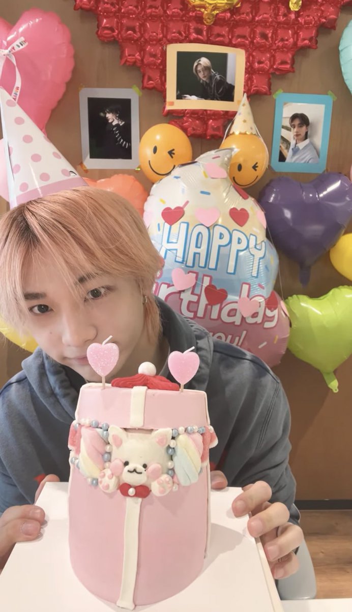 hyuntext's tweet photo. “i’m 2 years old~!” happy birthday our precious hyune 💝 https://t.co/gEBsohS87a