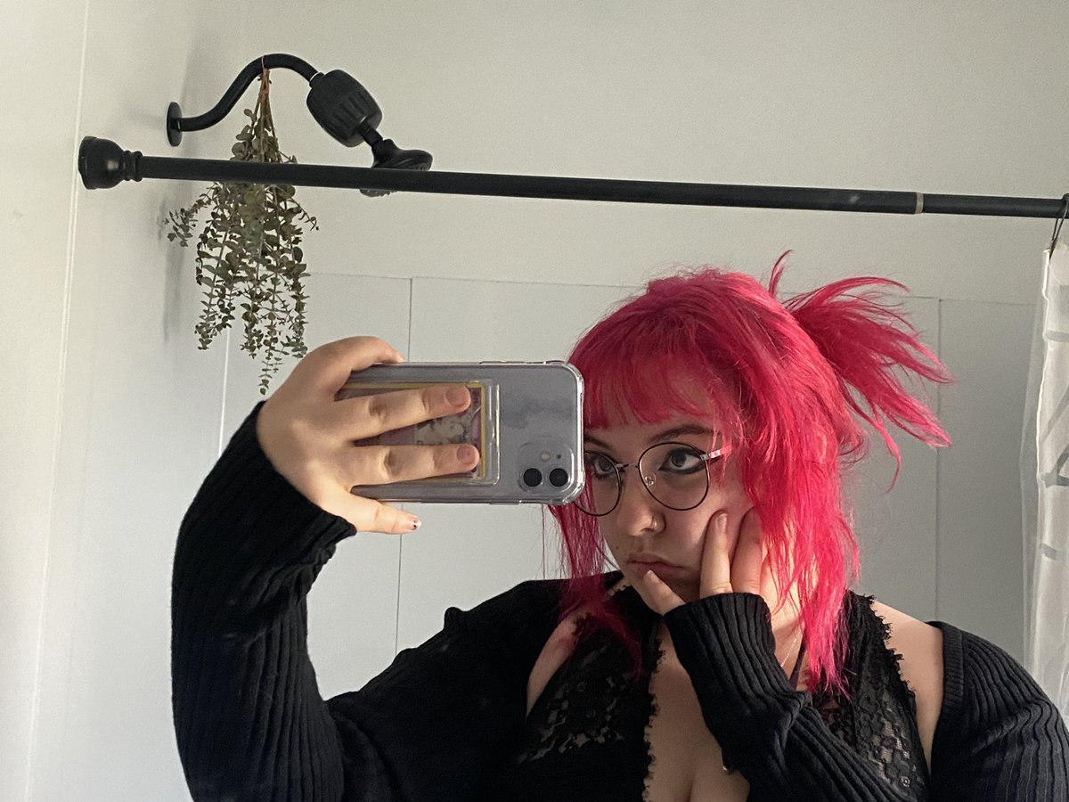 evabbuglive's tweet photo. i’m twenty https://t.co/zjfiu1d5Zg