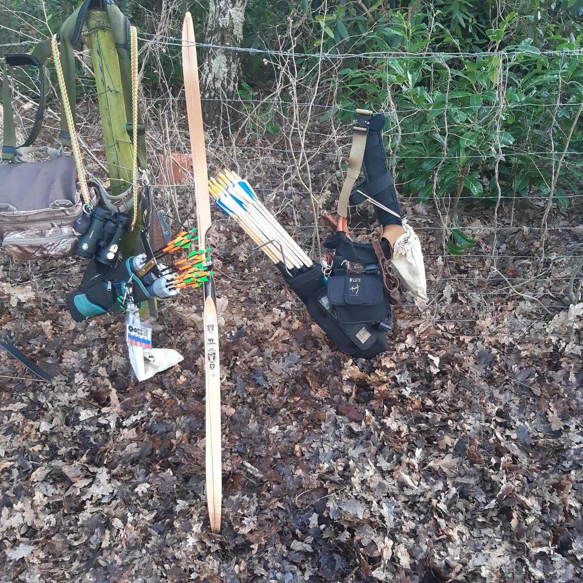 CluthaDubh's tweet photo. Morning wood, and my first field archery shoot.
#FieldArchery #IDontKnowWhatImDoing
#Archery #3dArchery #InstinctiveArchery #IntuitiveArchery #TraditionalArchery #Boing https://t.co/sPd4YnV34o