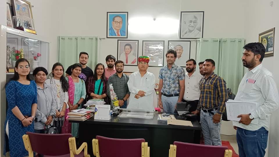 Cm_sunari's tweet photo. #सहायक सांख्यिकी अधिकारी भर्ती परीक्षा 2021 मे चयनित युवाओ ने माननीय मंत्री श्री @GovindRMeghwal जी मिलकर अपनी बात रखी। जल्दी ही जोइंनिग देने के लिए आश्वासन दिया है। 
#joining_Aso_order_relase 
@ashokgehlot51 @RajCMO @imCm_ASO @GovindRMeghwal https://t.co/F2hUeB3fJf