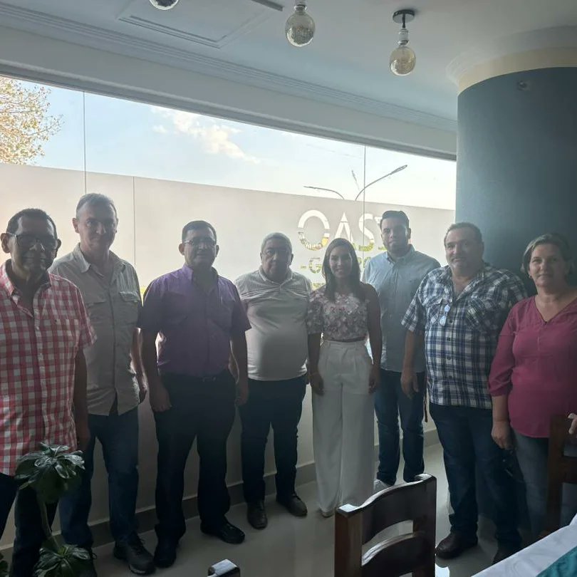 FENEGAS2023's tweet photo. Pdte .@FENEGAS2023, Enrique Chacón, Juramentó Junta Directiva de la Asociación de Empresarios Gasolineros del Estado Apure (ASGA.Apure). Pdte, Claret Bolívar y vicepte, Strosky Ciannavei y en las  finanzas, Jorge Bali, y como  directores, María Luisa Sigona y Luis Martínez. https://t.co/ws2ht9u5Cn
