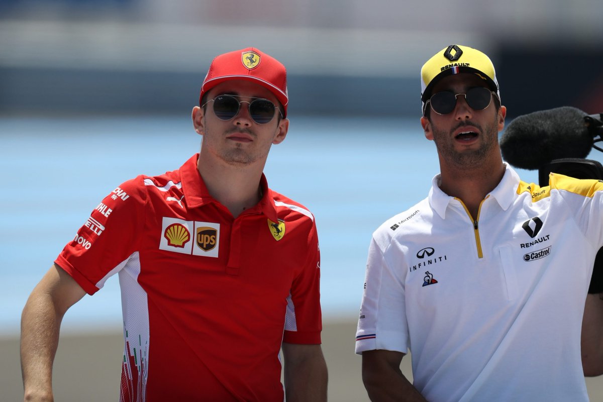 ScudFerrariRP's tweet photo. 🎂; 𝗛𝗮𝗽𝗽𝘆 𝗯𝗶𝗿𝘁𝗵𝗱𝗮𝘆 @lostclutch!
De parte de Ferrari y todos los tifosis te deseamos el mejor de los cumpleaños, te extrañamos muchísimo en cada carrera. Que tu sonrisa siga siendo igual de grande que tu corazón. https://t.co/zOtWc0Q0z8