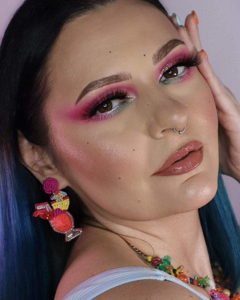ARCHED Brows for a Night out 🍹🪩💕
<a href="/BenefitBeauty/">Benefit Cosmetics US</a> #benefitbrowsearch #benefitbrows 
💕FLUFF UP BROW WAX
💕PRECISELY MY BROW PENCIL 4.5