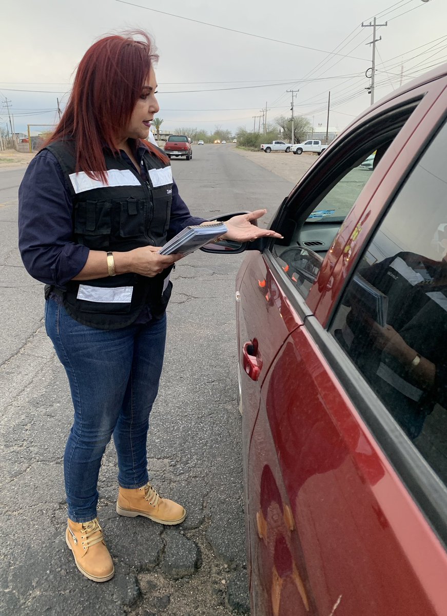 VamosRespetando's tweet photo. Esta tarde entregamos recomendaciones a los conductores que van rumbo a disfrutar el #FinDeSemanaLargo.🚔👮🏼♀️
#EvitaAccidentesDeTránsito.
#DisfrutaConResponsabilidad.
#VamosRespetando.
#TuRegidoraEnContactoDirecto. https://t.co/AI3t69YDMj
