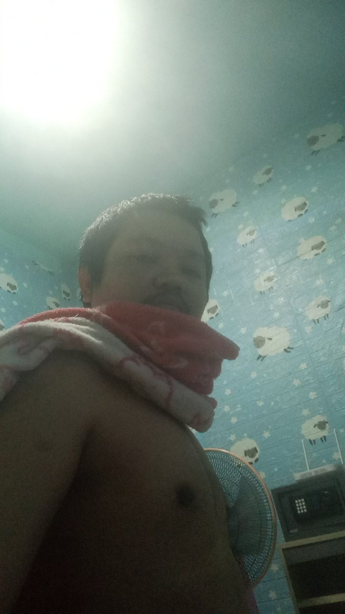 GuChai_k3's tweet photo. @sutisatha533 อยากรู้จักอ่ะ ขออนุญาตแอดไลน์นะคนสวย https://t.co/csv36wRoWe