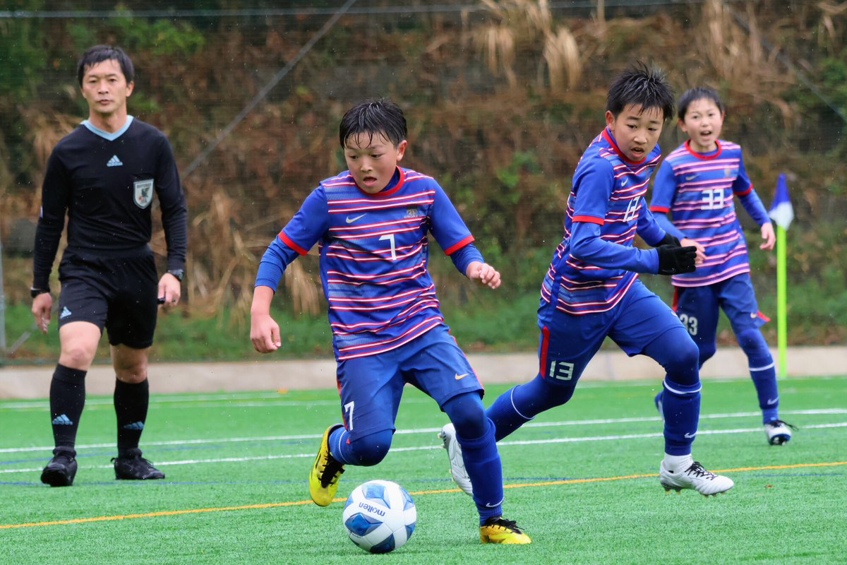 zennoh_sports's tweet photo. ⚽️JA全農杯全国小学生選抜サッカーin関東🍜

【予選】
#栃木SC(栃木)と #GINGAFC(千葉)の試合は、1-0で栃木SCが勝利👏接戦の末、勝利を手にしたのは栃木SC‼️

「ニッポンの食」パワーで がんばれ！🇯🇵

#チビリンピック #JA全農杯 #チビリンサッカー #全農 https://t.co/UeJlmKX9mR