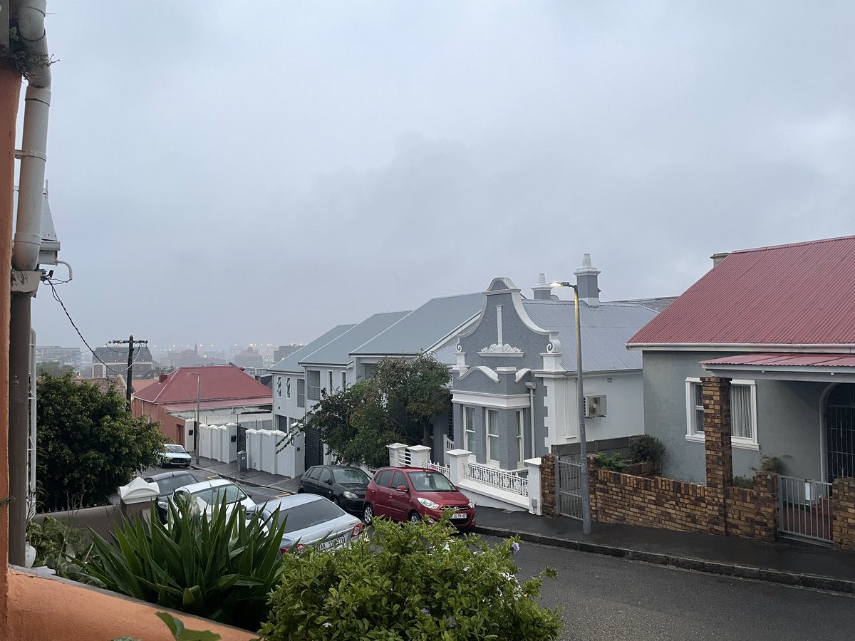 meganshead's tweet photo. Good morning from #Woodstockcapetown #itswet https://t.co/PebnHVApaS