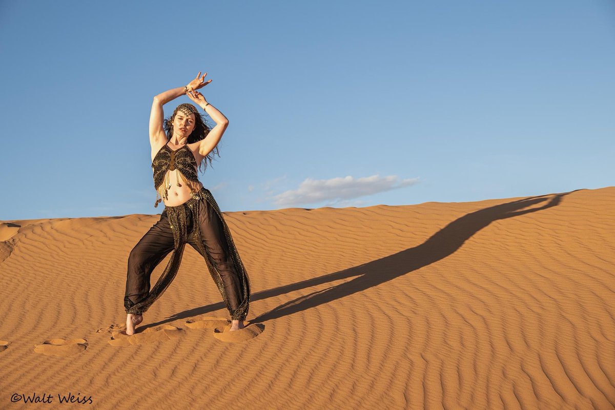 Belly dance babe on the Sahara

Big thanks to Suzanne for letting us use your beautiful desert property!