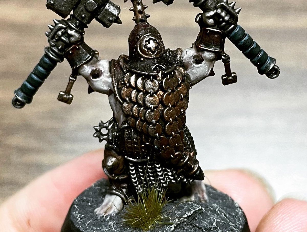 wackostracko's tweet photo. Finished my Iron Golems! Including a Daddy Golem and Baby Golem. #warcry #PaintingWarhammer #ウォーハンマー https://t.co/eQg0dnHwS0