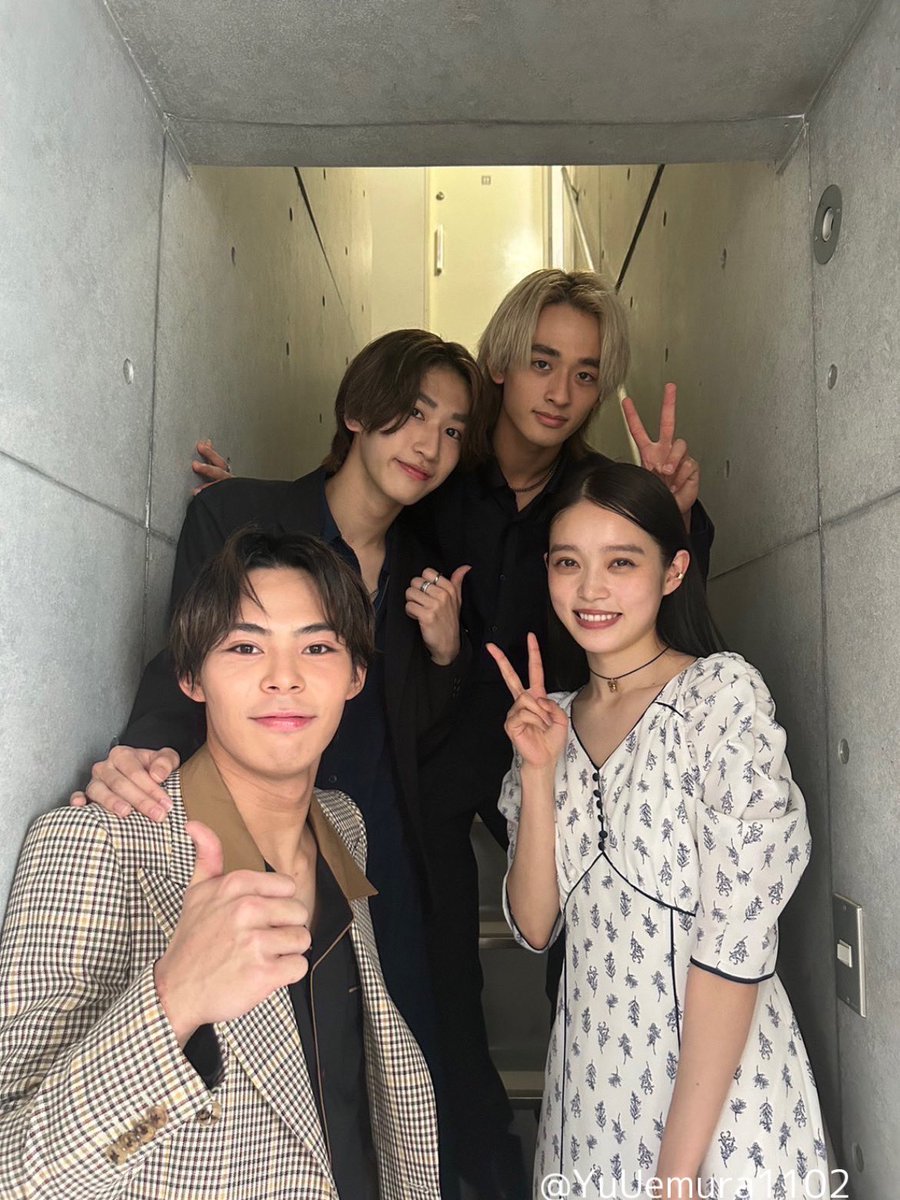 YuUemura1102's tweet photo. 映画「Single8」
公開初日の舞台挨拶、無事に終えました🎬
雨の中、ご来場いただきありがとうございました！

主に筋トレの話しかしてないけどww
次はジムで集合で！

#Single8
#髙石あかり #福澤希空 #桑山隆太 #上村侑 https://t.co/BtMxaLTPdq