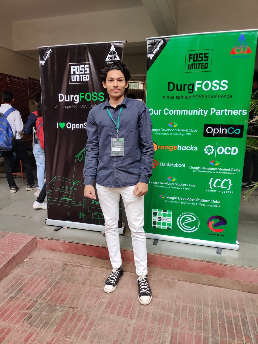ashutosh_sao's tweet image. excited!😀 attending @durgfoss #durgfoss @FOSSUnited