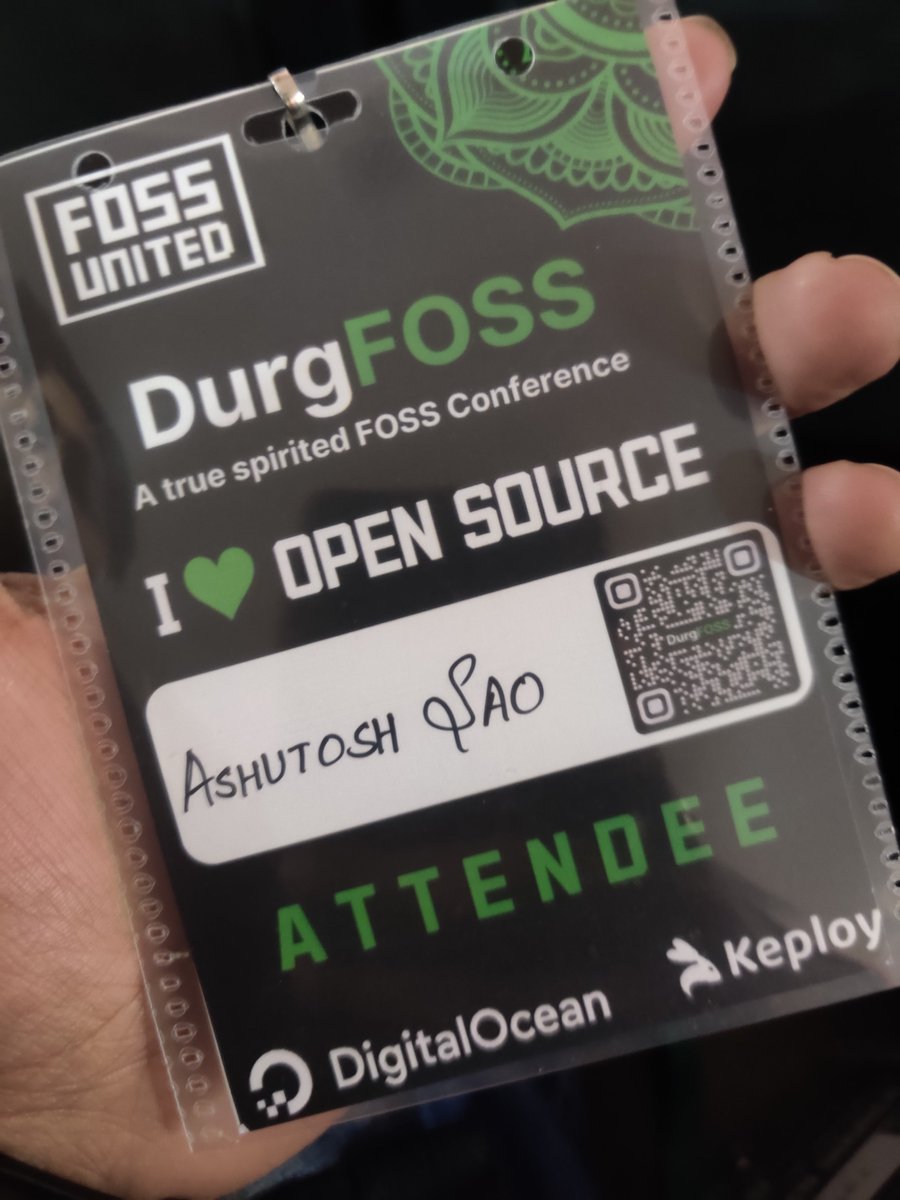 ashutosh_sao's tweet image. excited!😀 attending @durgfoss #durgfoss @FOSSUnited