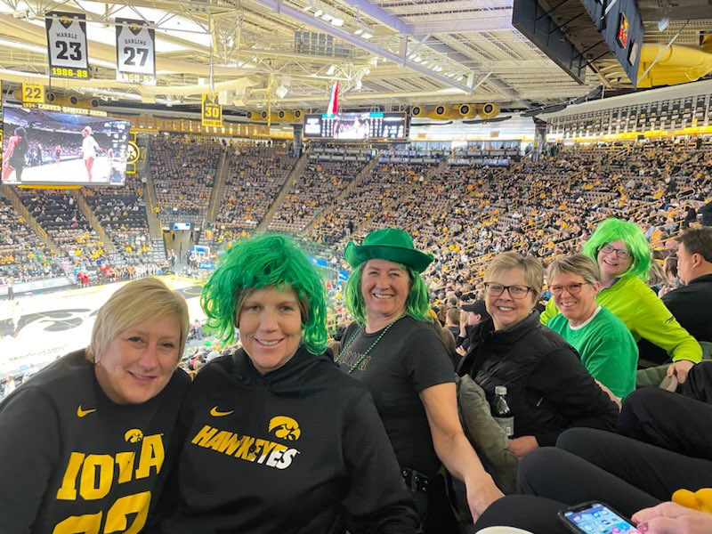 Pradarelli's tweet photo. @NCAAWBB Go hawks https://t.co/3nGNDb8Zyq