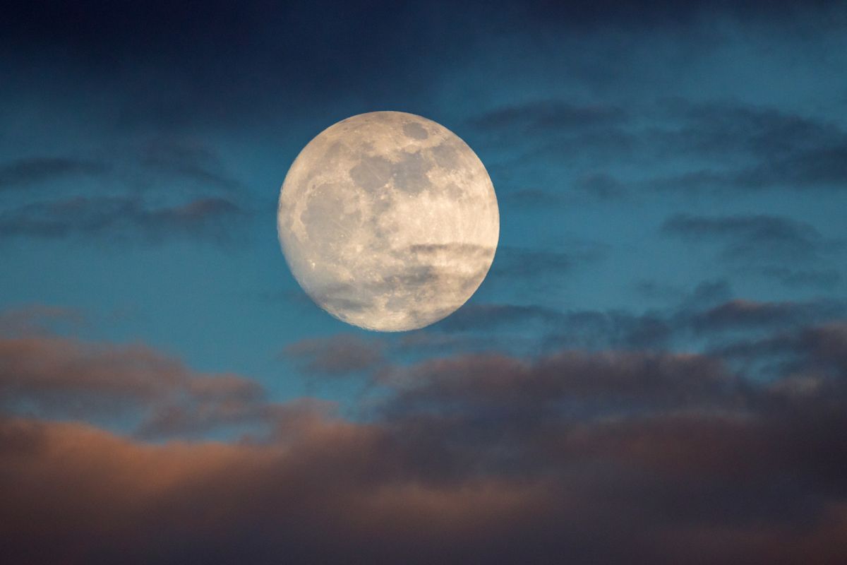 fear_wisdom's tweet photo. #FEARFUL_AWFUL SIGNS are coming on Earth Lk 21:11.Signs in the #SUN #MOON #STARS on Earth Nations are going to be in anguish.. Men are going to paint in terror on what is coming on Earth, for the Heavenly bodies will be shaken Lk 21;25 Have heard Jehovah say_ FEARFUL AWFUL SIGNS https://t.co/zhefRqfNat