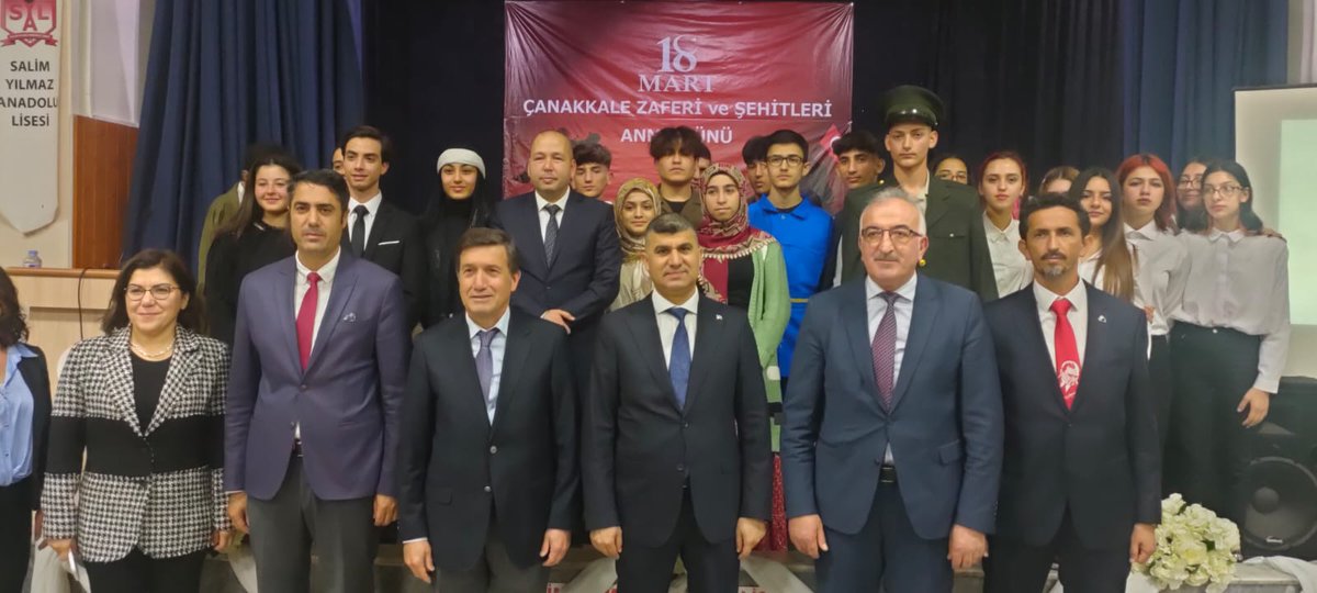 AkdenizilceMem's tweet photo. Kaymakamımız Sayın Zeyit ŞENER İlçemiz Salim Yılmaz Anadolu Lisesi' nde "18 Mart Şehitleri Anma Günü ve Çanakkale Deniz  Zaferi" münasebetiyle düzenlenen programa katıldı.
@tcmeb @ahpehlivan53 @AdemKoca46 @AdemSimsek33 @MersinMEM @c_kaymakaml https://t.co/QEzFJUMVl3