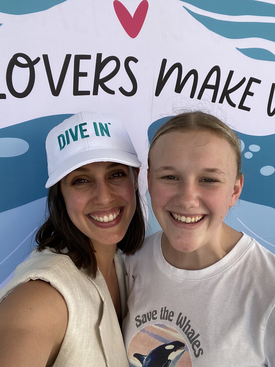 VanessaPirotta's tweet photo. A massive shout out to lovely Mia who drove all the way from #Wollongong with her mum, dad and sister to learn about #whales @ the @OceanloversFest
Mia follows me on @tiktokaustralia (@drvanessapirotta)
A very big #thankyou to Mia’s mum and dad. #iseachange
#womeninscience https://t.co/PHn9Ha2O5p