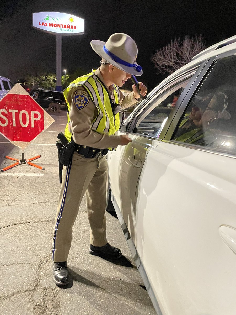 CHPcastrovalley's tweet photo. It’s not to late to designate a sober driver!  Have a safe night. @CHPHayward @CastroValleyTV @MADDNational https://t.co/GsnXhn5s8b