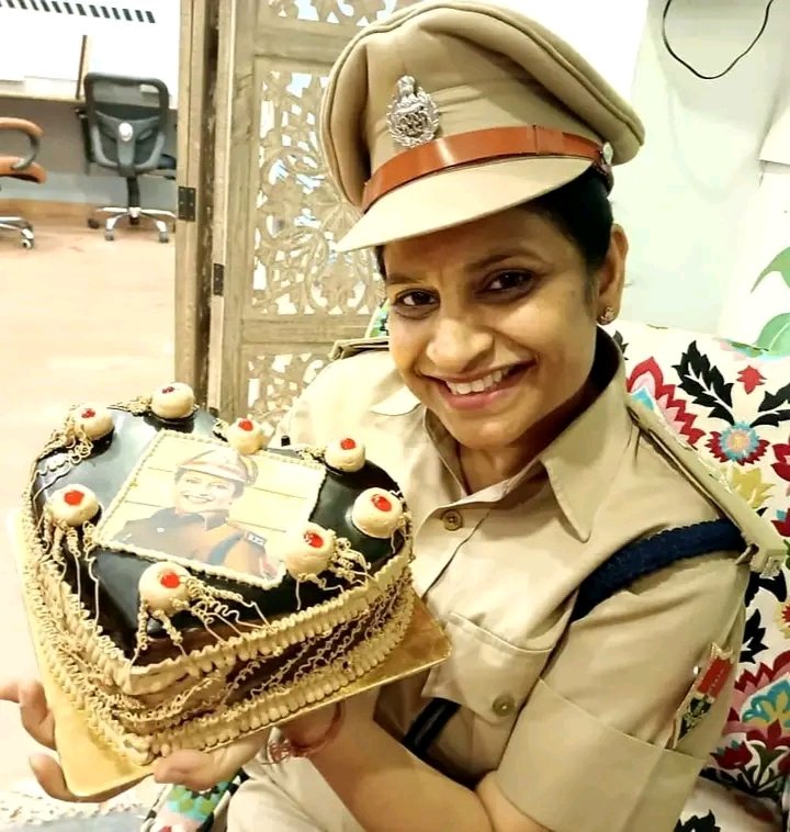 <a href="/PoliceRajasthan/">Rajasthan Police</a> में निर्भया स्क्वॉड इंचार्ज, एडिशनल डीसीपी #SuneetaMeena जी को जन्मदिवस की हार्दिक शुभकामनाएं।
बहुत-बहुत बधाई

<a href="/jaipur_police/">Jaipur Police</a>