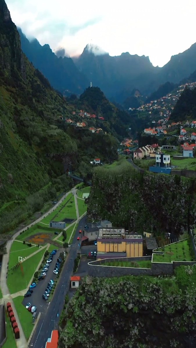 loo_m19's tweet photo. madeira island 💚 https://t.co/th4Fq3SAf2