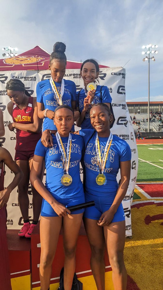 jayla_dingle's tweet photo. St. Mary’s Academy #1 4x2 time in California 💙💛 https://t.co/8nptTBmonp
