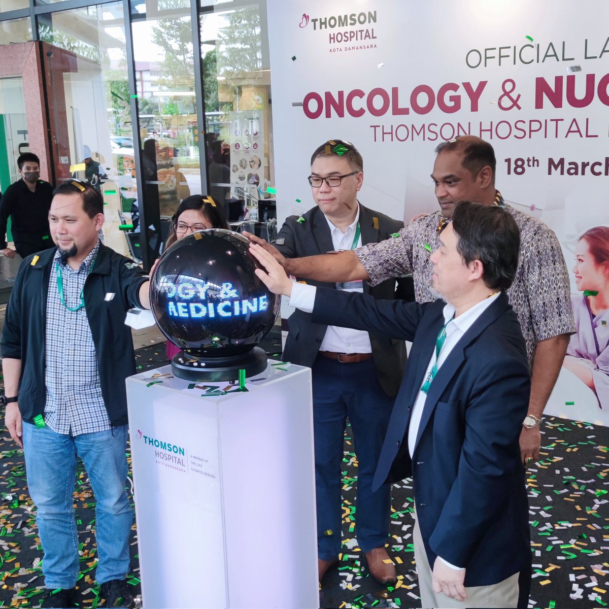 SiennyLovesDraw's tweet photo. #Congratulations 👏🏻 #launch @thomsonhosp_kd #Oncology&amp; #NuclearMedicine insightful panel discussion, booth activities,🆓health screenings,hair donation drive,lucky draw🎁#OncologyNuclearMedicineTHKD #THKD #ThomsonHospitalKD #CancerAwareness #health #healthcare #hospital #Malaysia https://t.co/FFyDIgKi2r