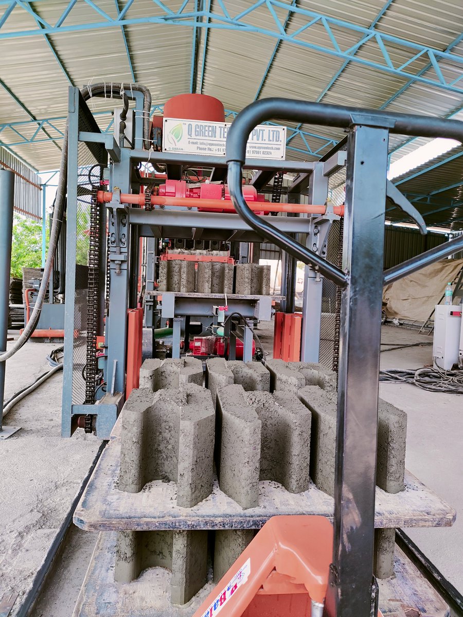 qgreentech's tweet photo. Q Green's RE (Retaining) Wall Block Making Machine | Q Green Techcon Pvt. Ltd.

#QGreen #machine #manufacturer #blockmaking #wallblock #retainingwallblocks https://t.co/hbNCOdQMhi