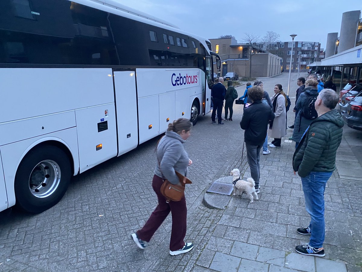Onderweg naar de landelijke finale van de FIRST LEGO League in Delft. #FLLNL #FIRSTLEGOLeagueNL #FIRSTLEGOLeague #SUPERPOWERED #robotica #delft #lijmencultuur