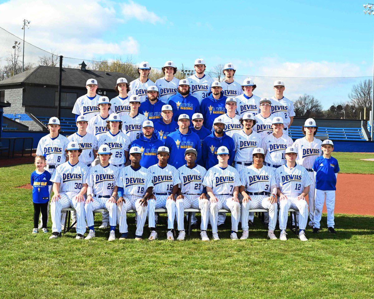 HCHSbaseball26's tweet photo. Your 2023 Henry Clay Varsity squad…

#Family https://t.co/r8DXX9cbgZ