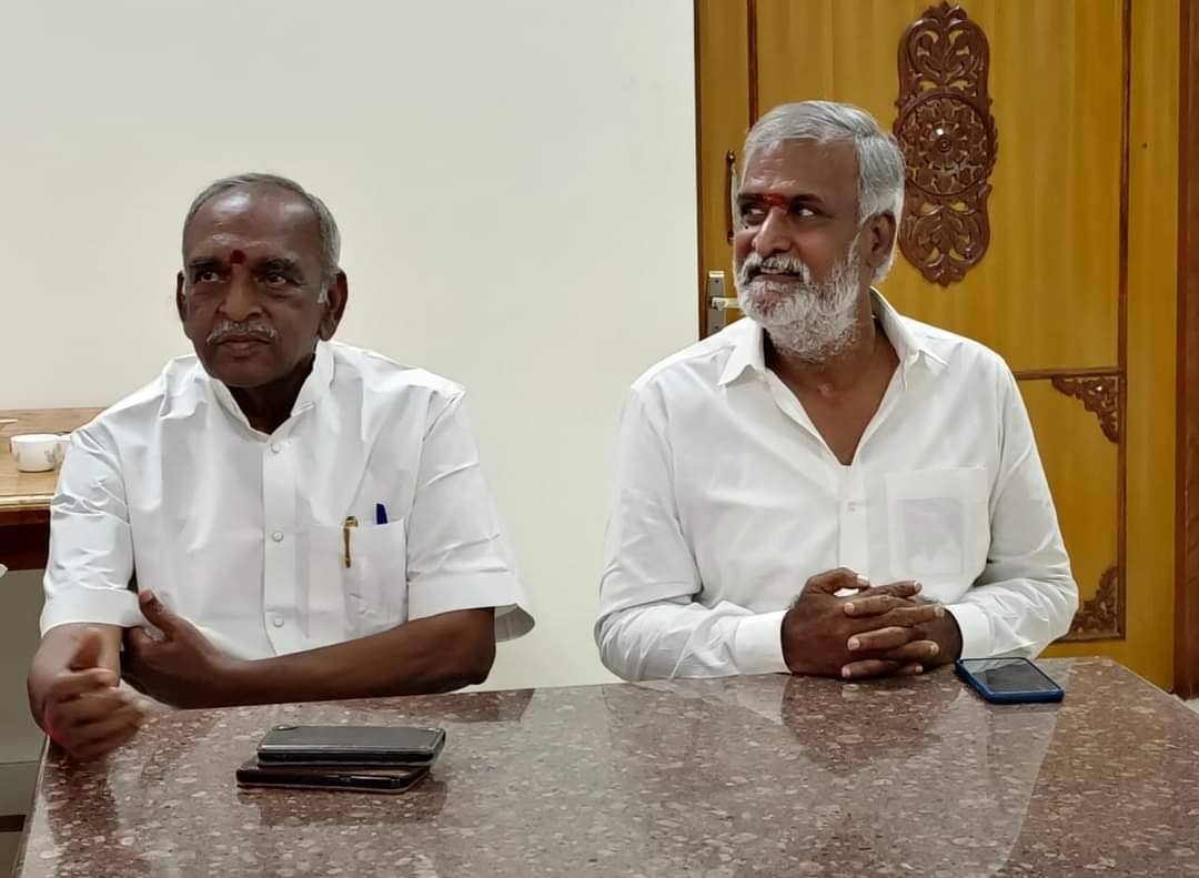 KarikalanIrai's tweet photo. @thisisRaj_ 200 ரூபாய் பொறுக்கிகளுக்கு வணக்கம் 🙏🏿 https://t.co/J15x9Poluj