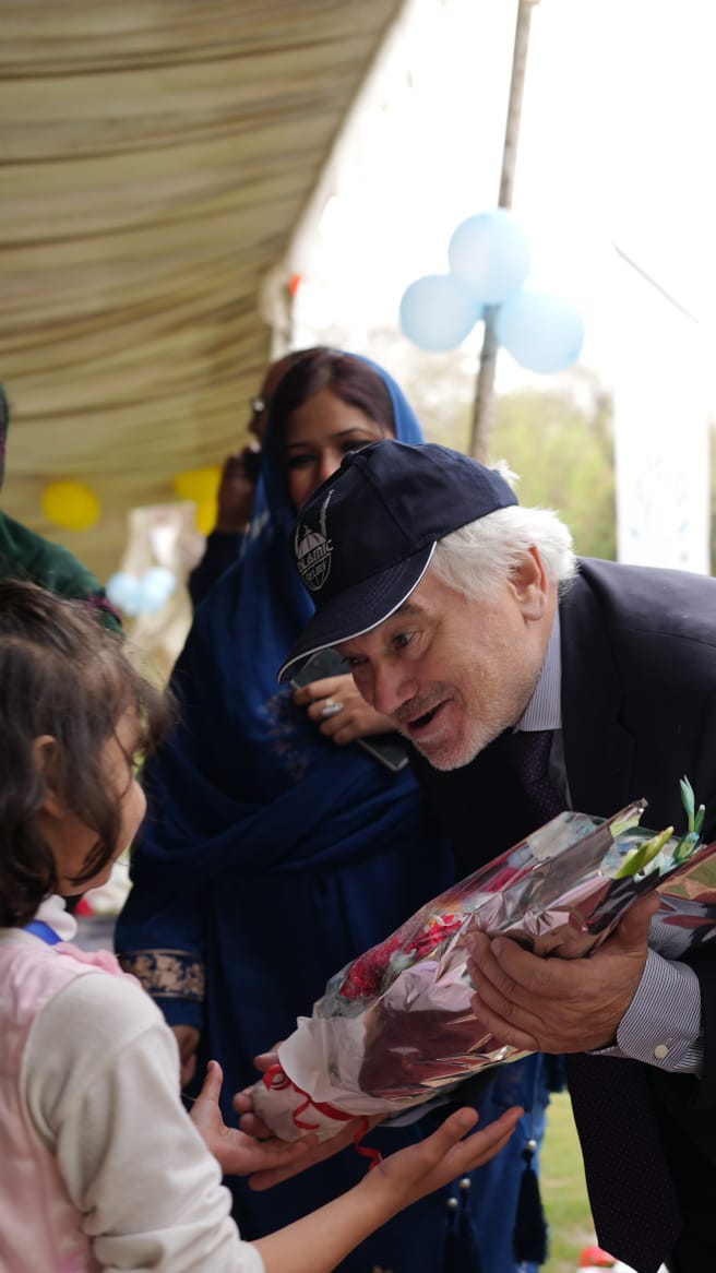 GermanyinPAK's tweet photo. Had a merry time at children's festival by @islamicreliefPK. IRPs model initiative Protection of children at Risk (POCAR) is working for children protection and sustainable livelihood. Happy to share that the initiative is supported by @islamicreliefDE. https://t.co/8rpeGaLIGw