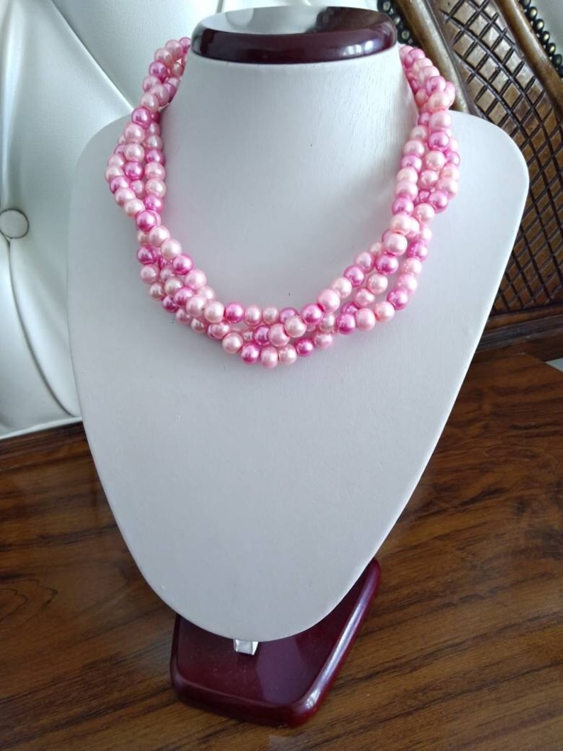 SL_Designs1's tweet image. Chunky Pink Statement Necklace, Bib Necklace, Braided Twisted Pearls in Pastel, Blush, Fuchsia, Hot Pink Jewelry, Bridesmaid Gift
etsy.com/listing/143861…
@Etsy #etsyfinds #etsyshop #weddingday #weddings #engaged #SmallBiz #bridetobe #wedding #shoppingstar @BlazedRTs @SympathyRTs
