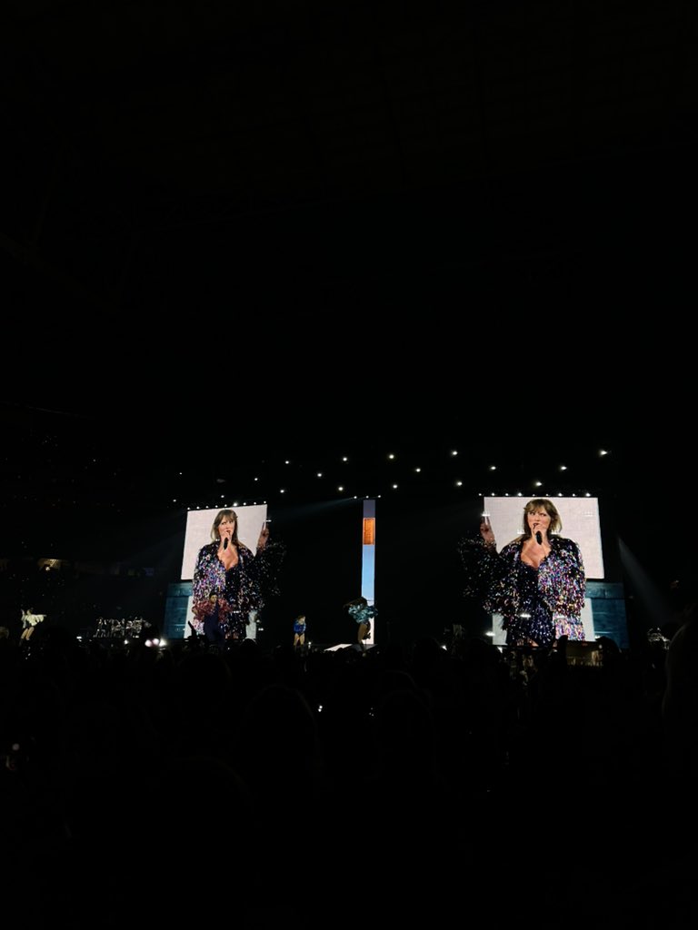 Taylor Swift Updates🧣 tweet media