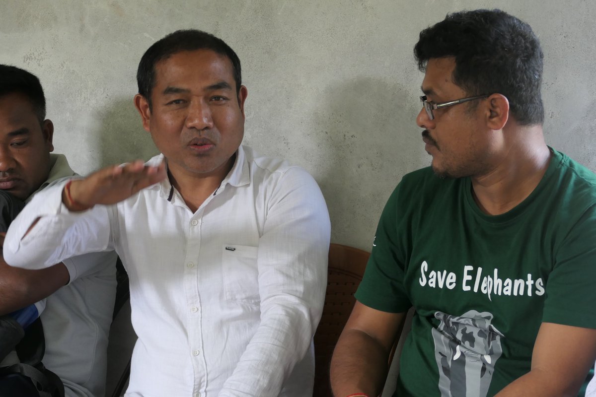 aaranyak's tweet image. We conducted an #InteractiveWorkshop with villagers in Konwabam village, #Dibrugarh district, #Assam to encourage the cultivation of alternative crops that are less palatable to wild #elephants in order to reduce #HEC and ensure people&apos;s well-being in partnership with the British…