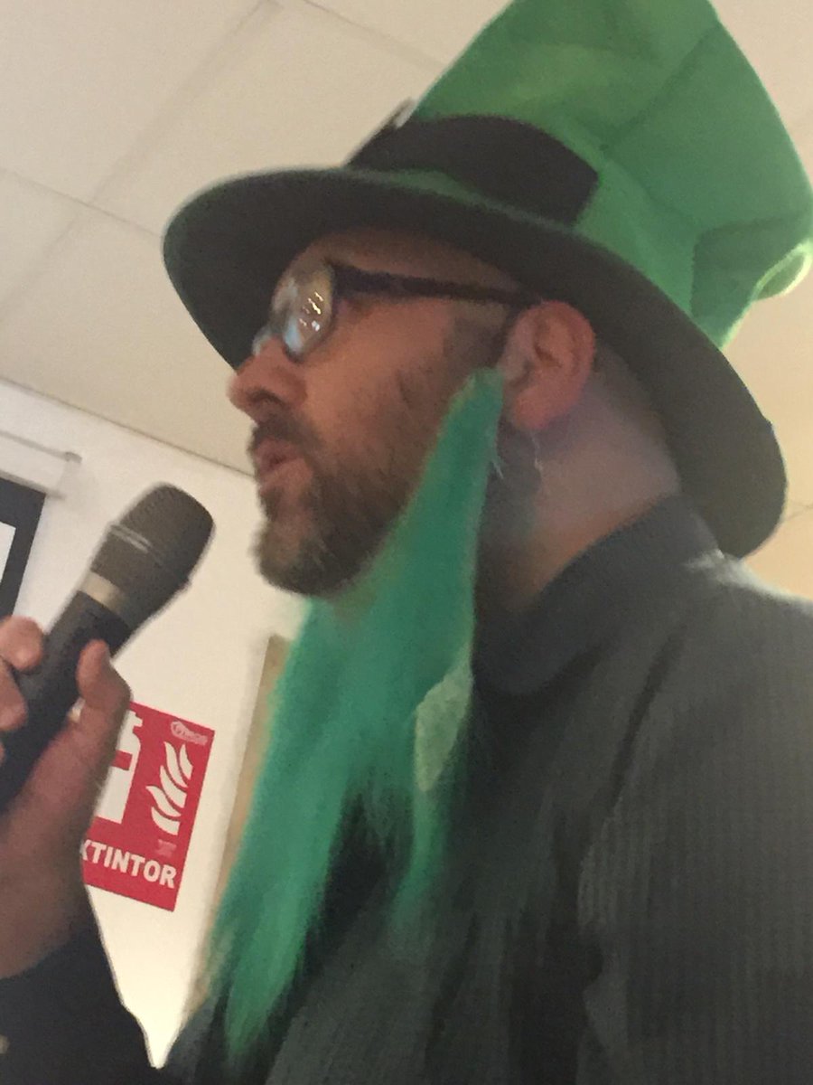 Congrats to this year's Pub Quiz winners!! 🏆#eoiseu #eoicat #someoi #eoistas #laseu #StPatricksDay2023